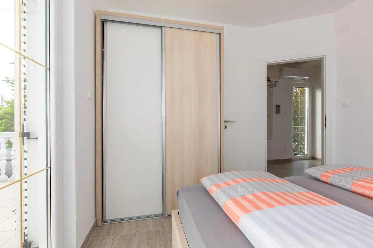 Holiday home Ferienhaus Nikola Jadranovo