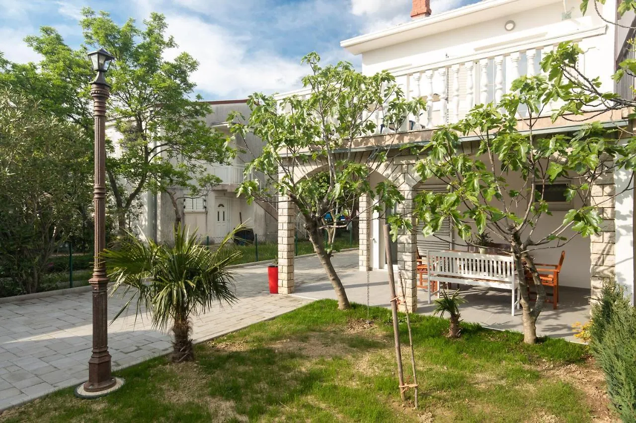 Ferienhaus Nikola Jadranovo 0*,