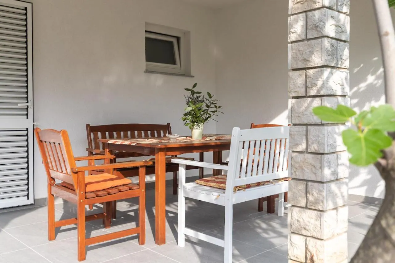 Prázdninový dům Ferienhaus Nikola Jadranovo