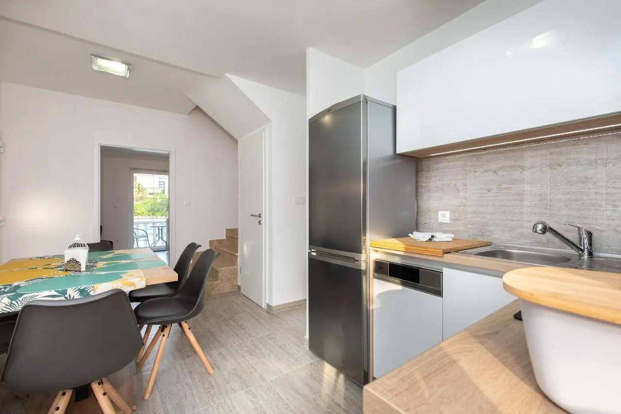 Holiday home Ferienhaus Nikola Jadranovo